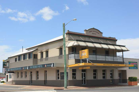 Young Australian Hotel - Darwin Holiday 1