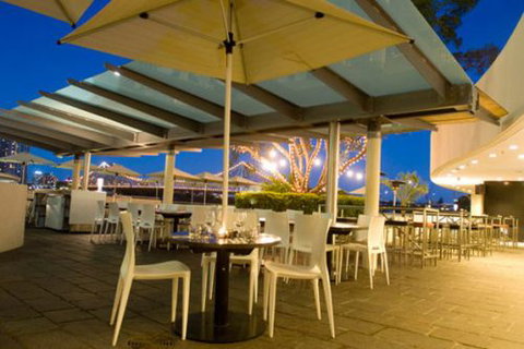 Friday's Riverside - Darwin Holiday 0