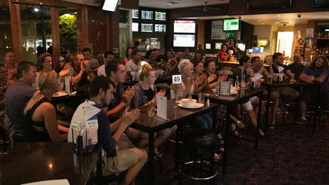Based Comedy At The Dog And Parrot Tavern - Darwin Holiday 1