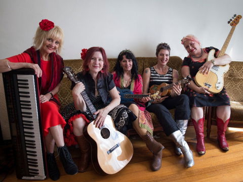 Café Culture Series - Lady Ha Ha! - Darwin Holiday 0