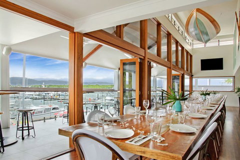 Hemingway's Brewery Cairns Wharf - Darwin Holiday 0