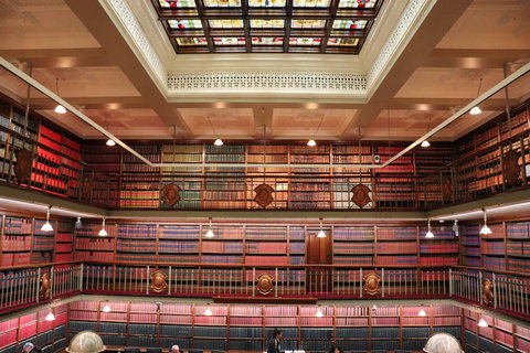 Free Tour Of NSW Parliament - Darwin Holiday 1