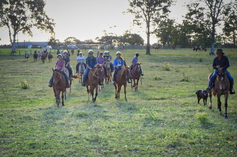 Night Horse Ride And Dinner - Darwin Holiday 1