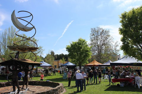 Walcha Farmers' Market - Darwin Holiday 1