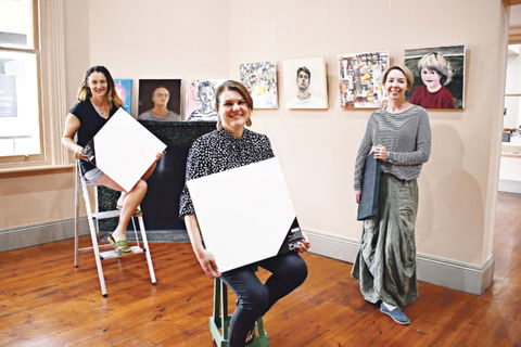 100 Barossa Artists - Darwin Holiday 0