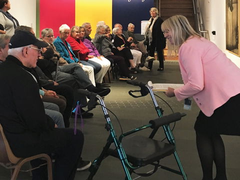 Accessible Art Tours In The Gallery - Darwin Holiday 0