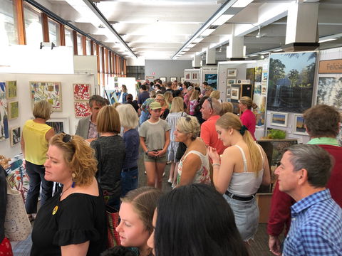 Art Upmarket - Darwin Holiday 0