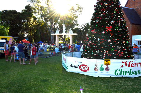 Community Christmas Party And Carols By Candlelight - Darwin Holiday 0
