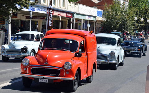 Corowa Rotary Federation Festival Parade - Darwin Holiday 2