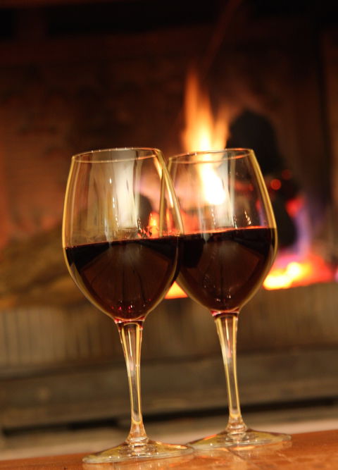 Fireside Pig And Pinot At Contentious Character - Darwin Holiday 1