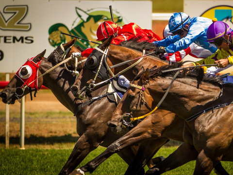 Foodies Race Day And Night Markets - Darwin Holiday 1