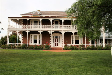 Lara Food And Wine Festival - Darwin Holiday 1