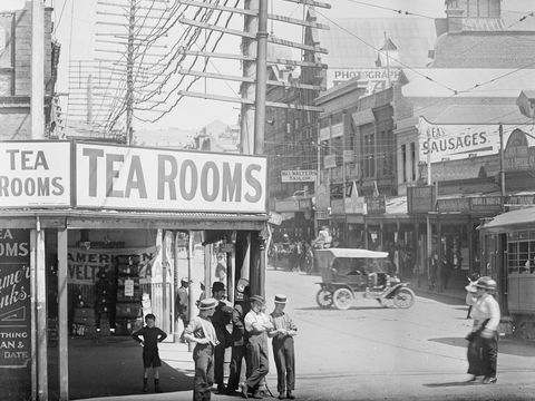 Perth: An Accidental History - Darwin Holiday 0