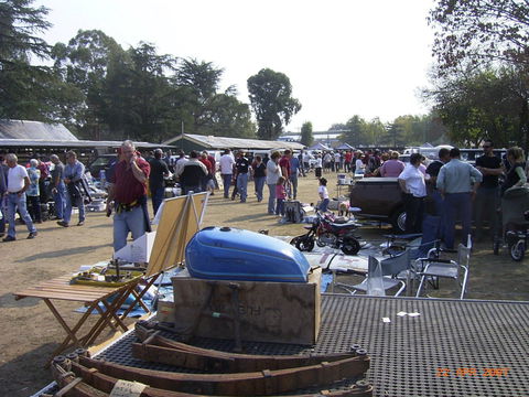 Wangaratta Swap Meet And Collectables Market - Darwin Holiday 0