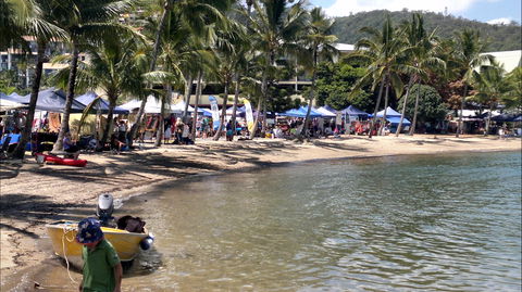 Lions Airlie Beach Community Markets - Darwin Holiday 0