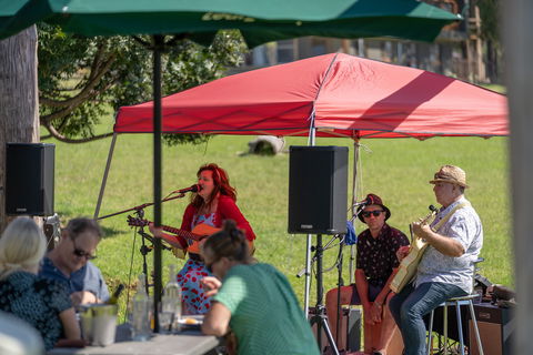 Live Music Sundays At Mountain Ridge Wines - Darwin Holiday 2