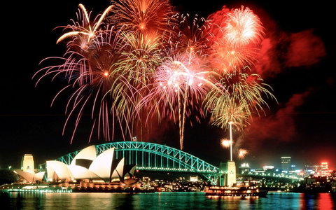 New Year's Eve Fireworks Cruise: Sydney Showboats - Darwin Holiday 2