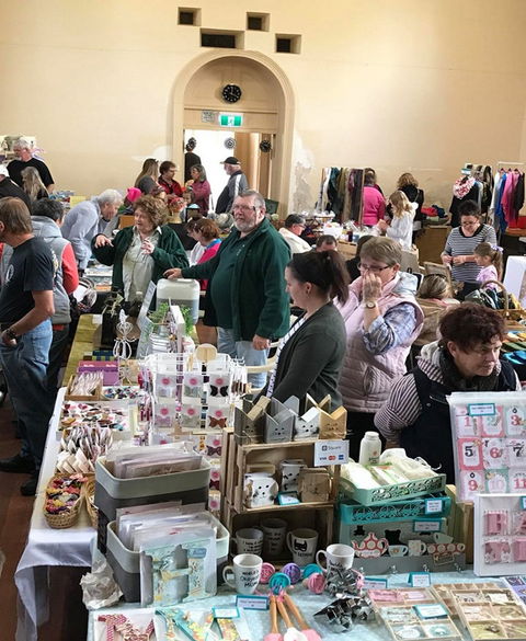 Saddleworth Market - Darwin Holiday 0