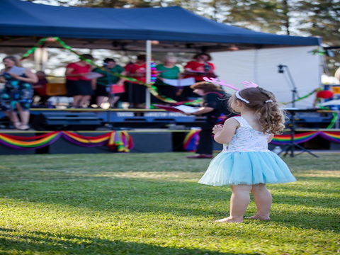 Yass Community Christmas Carols - Darwin Holiday 2