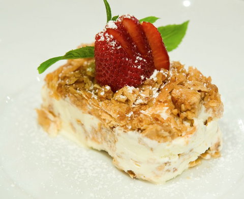 Nikos Restaurant Bar - Darwin Holiday 1