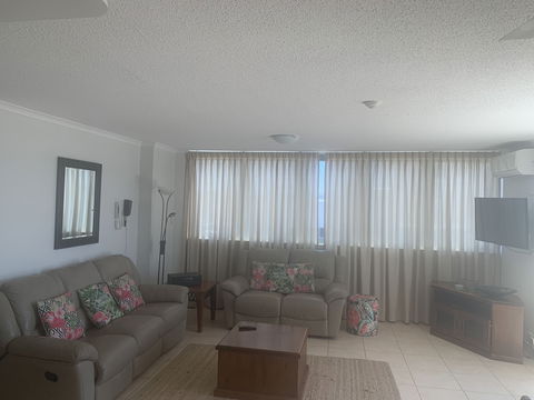 Beachfront Towers - Darwin Holiday 6