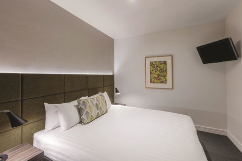 Adina Apartment Hotel Melbourne - Darwin Holiday 6