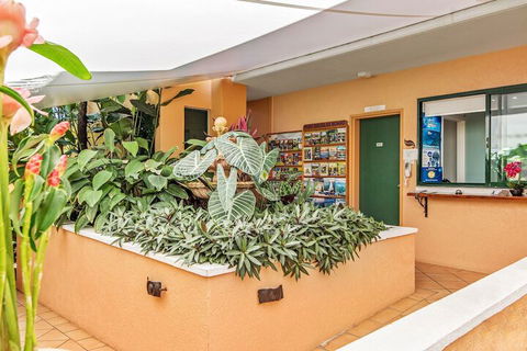 Martinique On Macrossan - Darwin Holiday 4