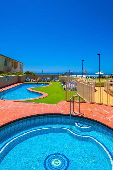 Breakers North Absolute Beach - Darwin Holiday 3