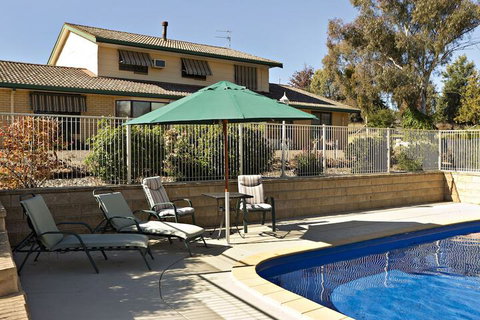 Hilltops Retreat Motor Inn - Darwin Holiday 2