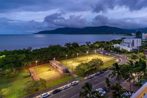Rydges Esplanade Resort Cairns - Darwin Holiday 1