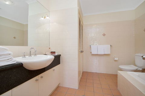 The Mediterranean Port Douglas - Darwin Holiday 6