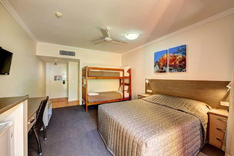 Kacys Bargara Beach Motel - Darwin Holiday 6