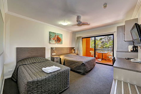 Kacys Bargara Beach Motel - Darwin Holiday 5