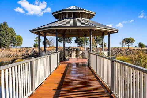 Quality Suites Point Cook Seasons 5 - Darwin Holiday 0