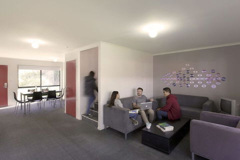Macquarie University Village - Darwin Holiday 6