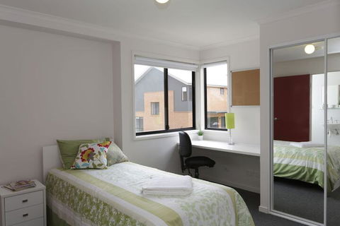 Macquarie University Village - Darwin Holiday 4