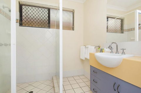 Central Plaza Apartments - Darwin Holiday 2