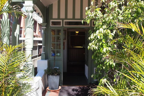 McLaren Hotel - Darwin Holiday 1