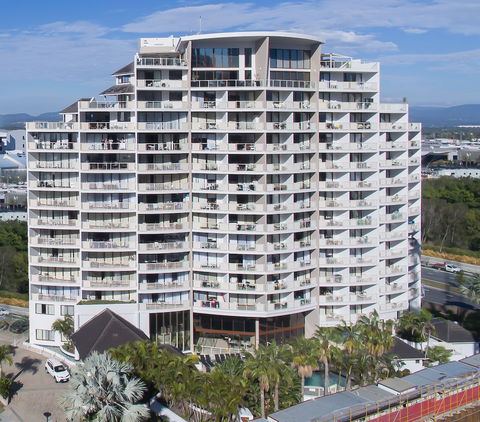 Broadbeach Savannah Hotel & Resort - Darwin Holiday 0