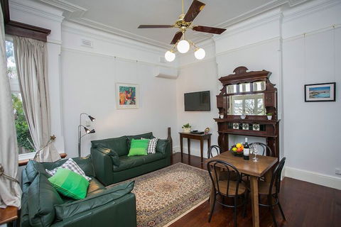 Danum House B & B - Darwin Holiday 5