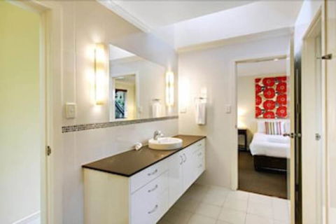 A PERFECT STAY - Beach House At Tallows - Darwin Holiday 4