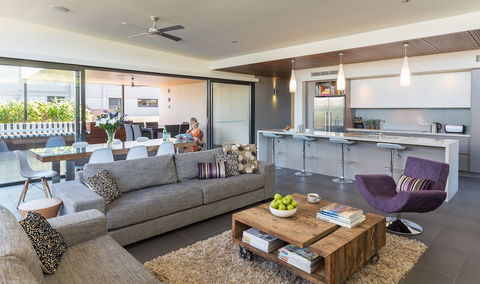 Byron Luxury Beach Houses - Darwin Holiday 5