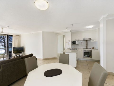 Coolum Caprice - Darwin Holiday 6