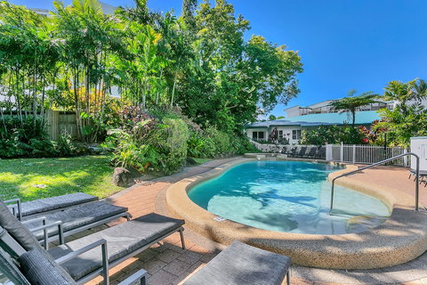 Roydon Beachfront Apartments - Darwin Holiday 4