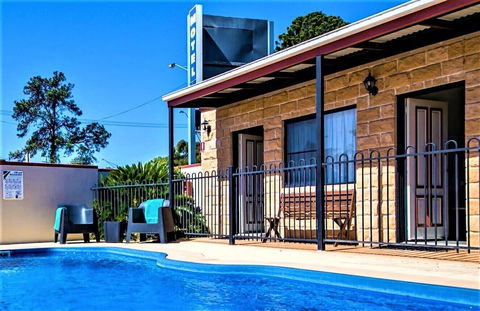 Ascot Lodge Motor Inn Kingaroy - Darwin Holiday 1