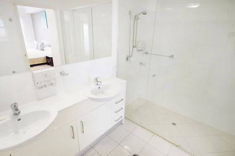 Gladstone City Central Apartment Hotel - Darwin Holiday 4