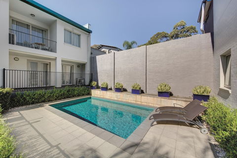 Adina Apartment Hotel Sydney Chippendale - Darwin Holiday 1
