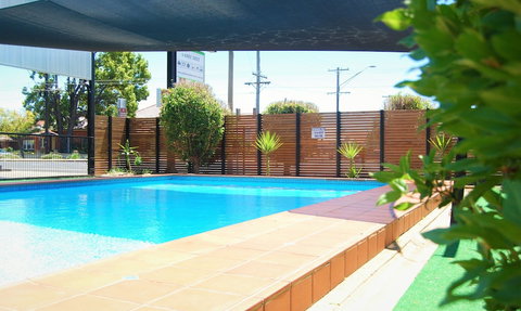 Golden West Motor Inn - Darwin Holiday 3