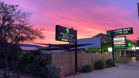 Golden West Motor Inn - Darwin Holiday 2