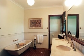 Pinctada McAlpine House - Darwin Holiday 1